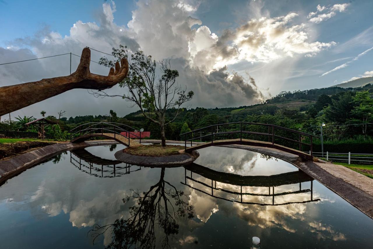Hotel & Spa Escondite De La Montana Sabana Redonda 외부 사진
